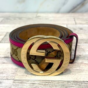 Women Gucci Wide GG Belt topped with Double G hardware.